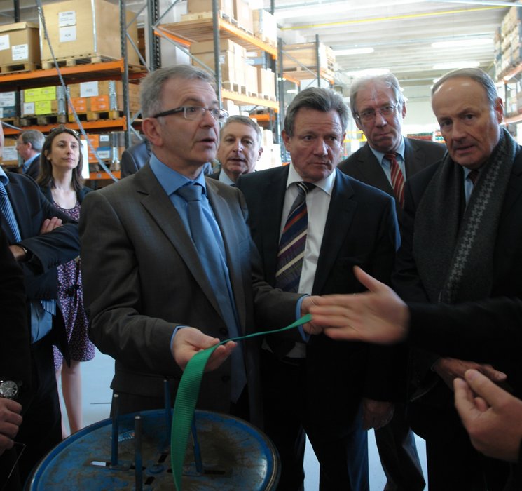 François BONNEAU, Président de la Région Centre, visite le centre de pièces de rechange de Verlinde